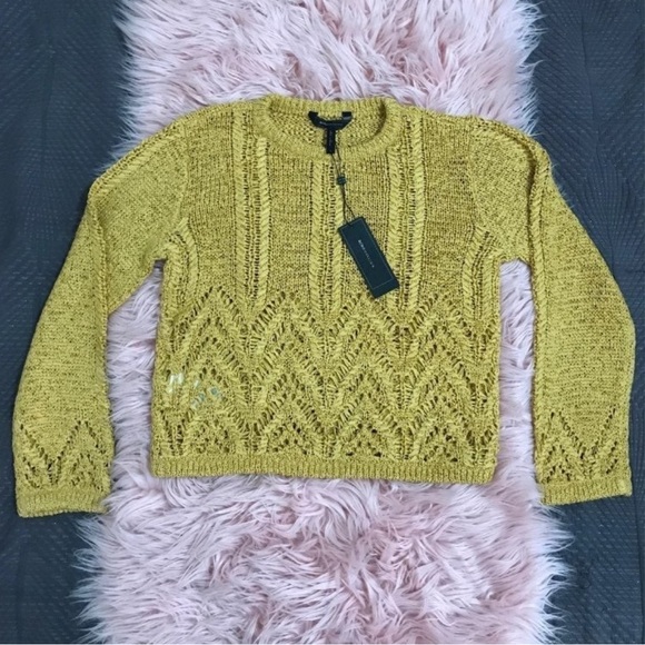 NEW BCBGMAXAZRIA Crochet Golden Sweater Size Small - Picture 3 of 11